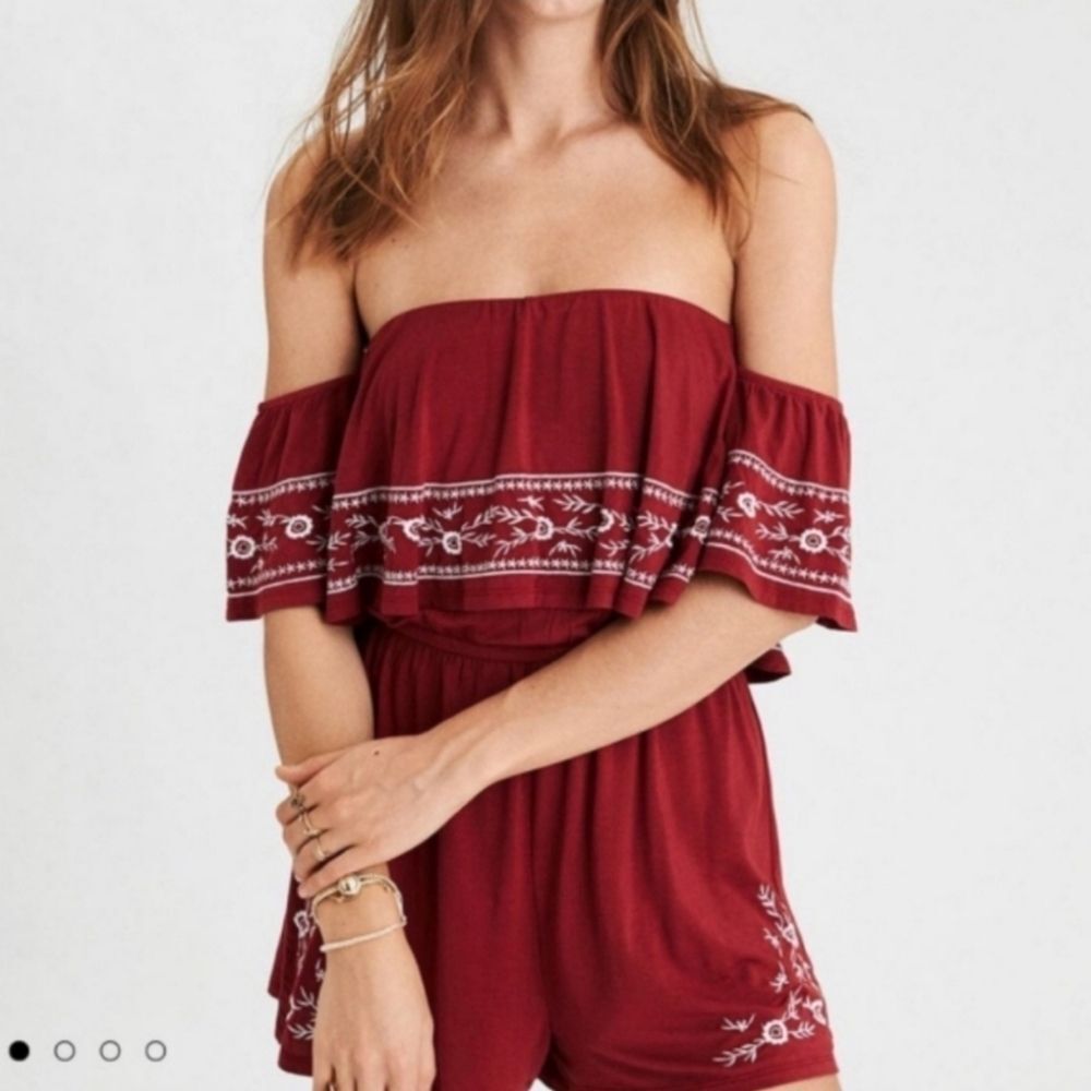 American Eagle AEO Nwt off shoulder Shorts Romper Size Medium